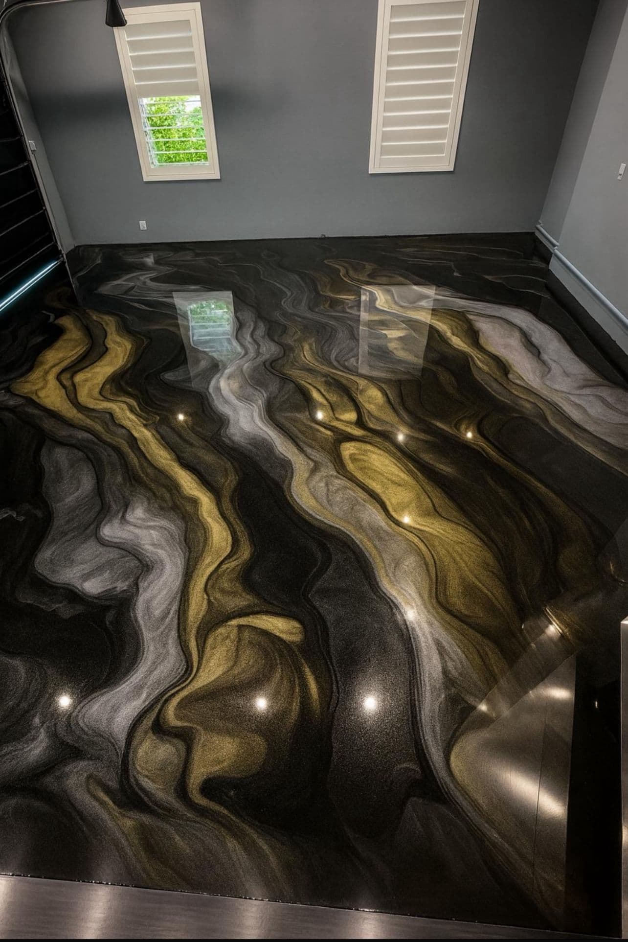 Cheshire, UK - Black & Gold Luxury Interior